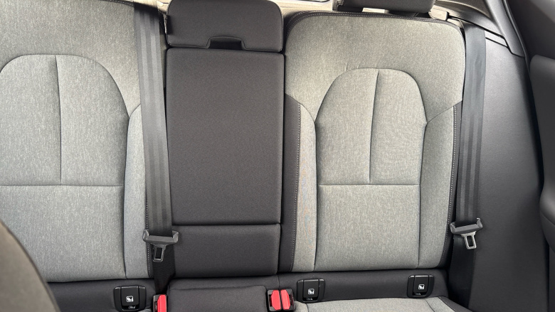 Volvo XC40 2.0 B3P Plus Dark 5dr Auto Petrol Estate